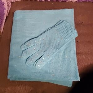 Scarf and glove set